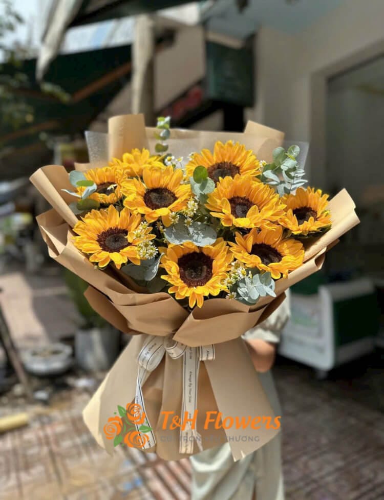 Hướng dẫn cách bó hoa hướng dương đẹp, đơn giản