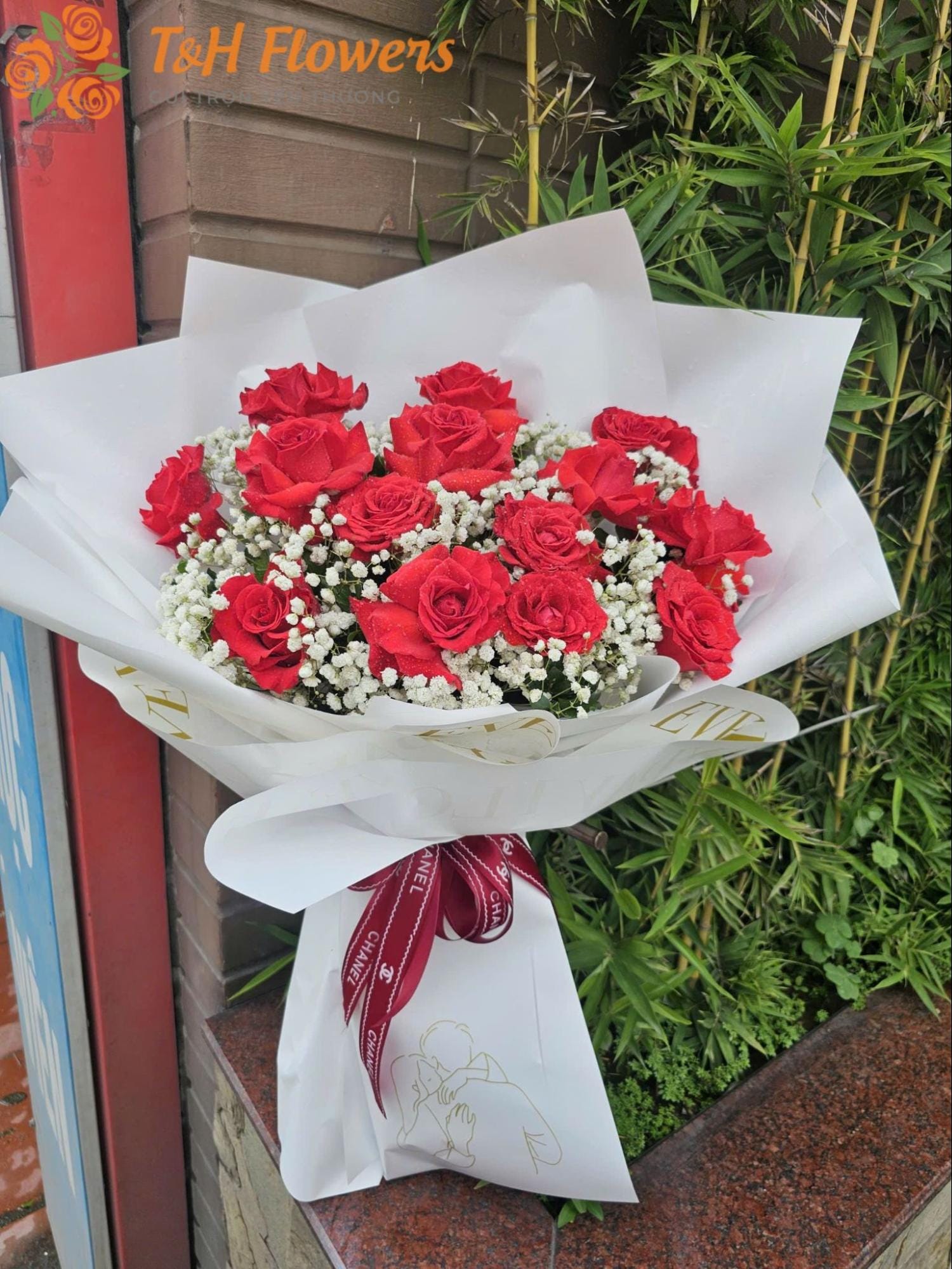 hoa chúc mừng mẹ tròn con vuông